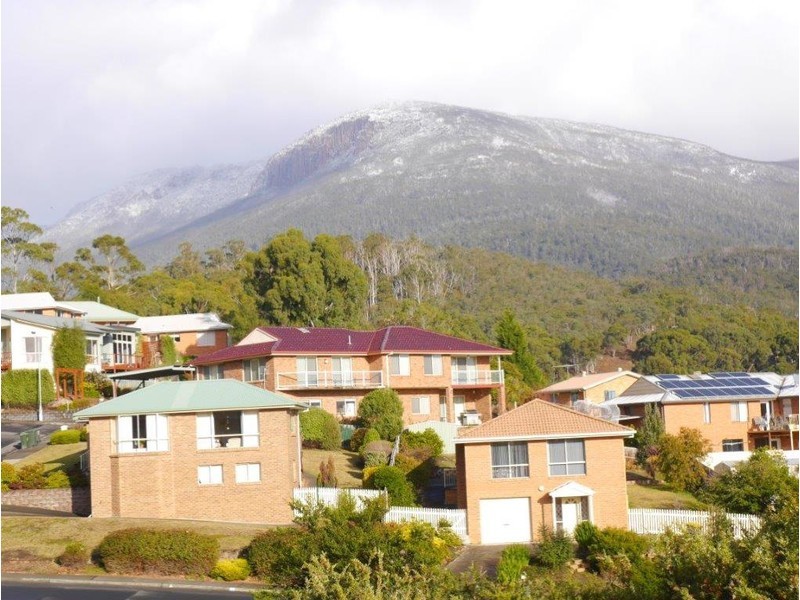 6/2-4 Broadby Drive, Lenah Valley TAS 7008