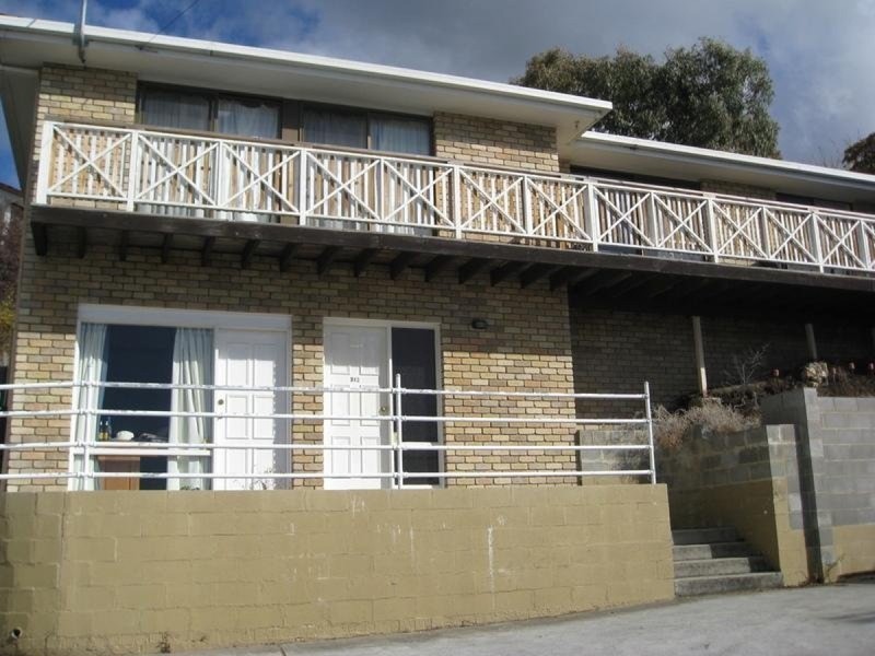312 Churchill Avenue, Sandy Bay TAS 7005