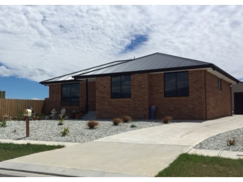 16 Barrob Street, Old Beach TAS 7017