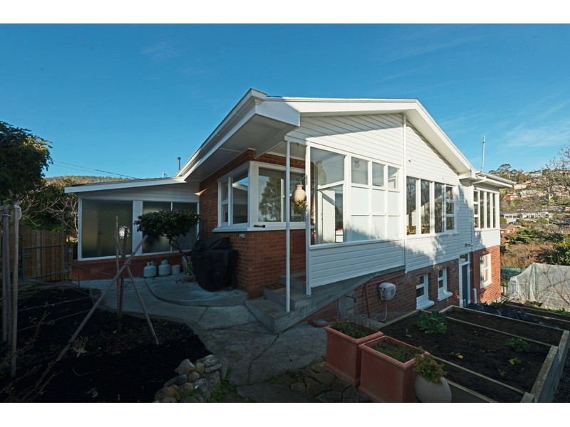 39 Mawhera Avenue, Sandy Bay TAS 7005