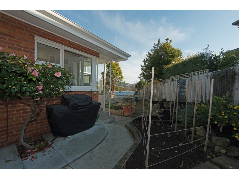 39 Mawhera Avenue, Sandy Bay TAS 7005