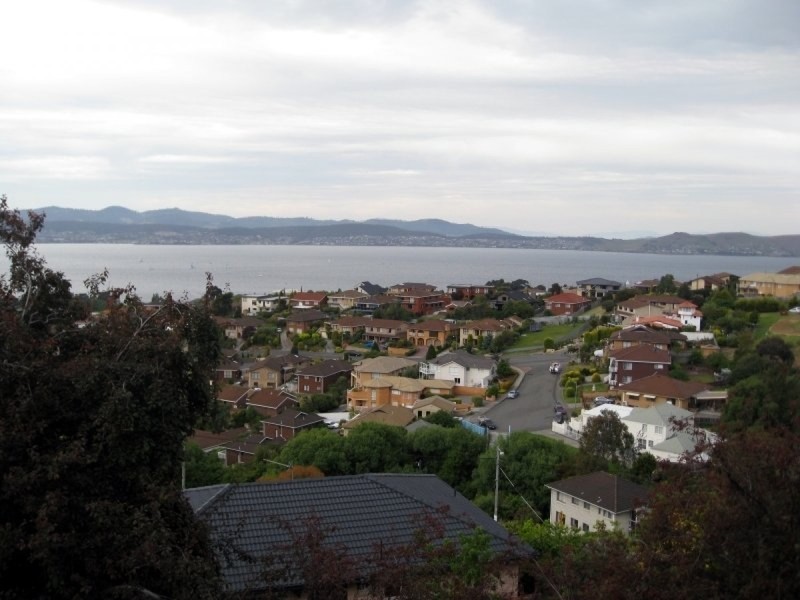 12B Ascot Avenue, Sandy Bay TAS 7005