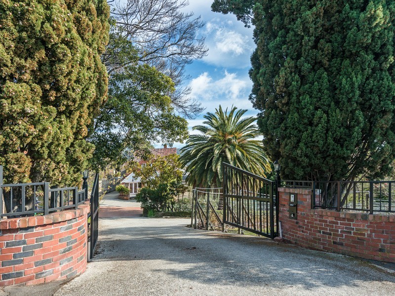 35 Derwentwater Avenue, Sandy Bay TAS 7005