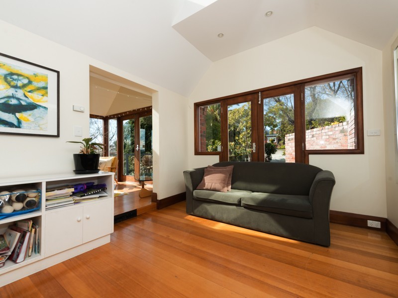 35 Derwentwater Avenue, Sandy Bay TAS 7005