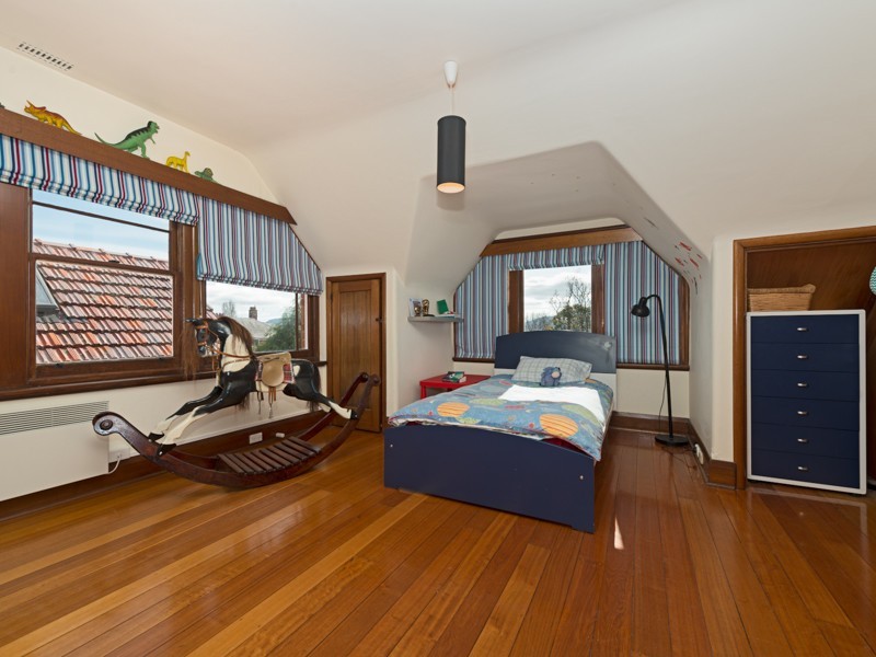 35 Derwentwater Avenue, Sandy Bay TAS 7005