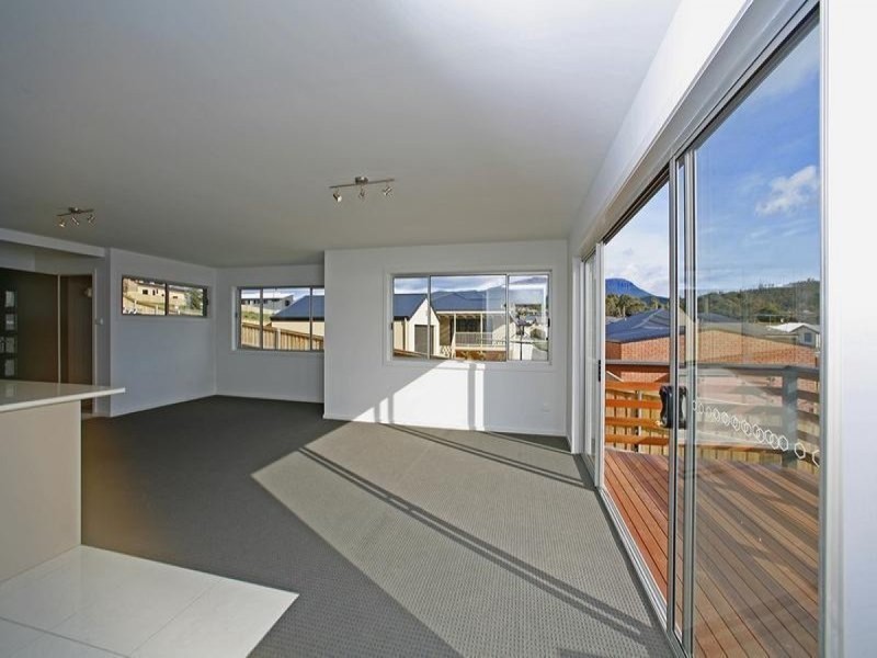 2/44 Malachi Drive, Kingston TAS 7050