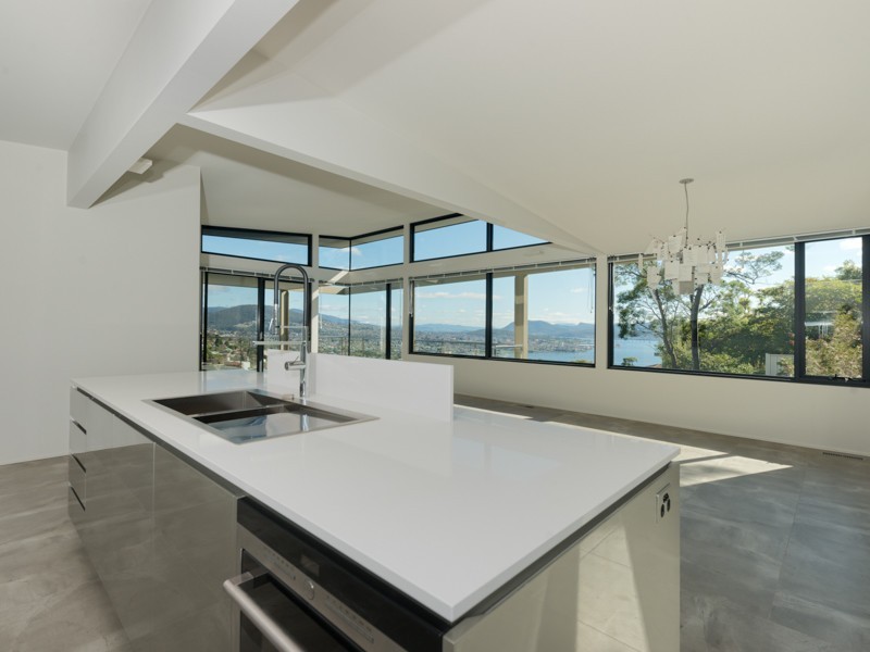 2/16 Aotea Road, Sandy Bay TAS 7005