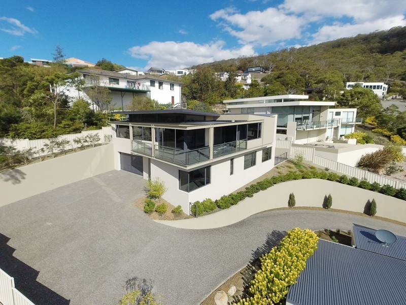 2/16 Aotea Road, Sandy Bay TAS 7005