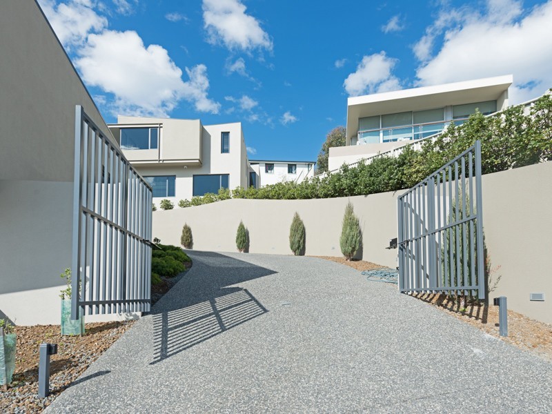 2/16 Aotea Road, Sandy Bay TAS 7005