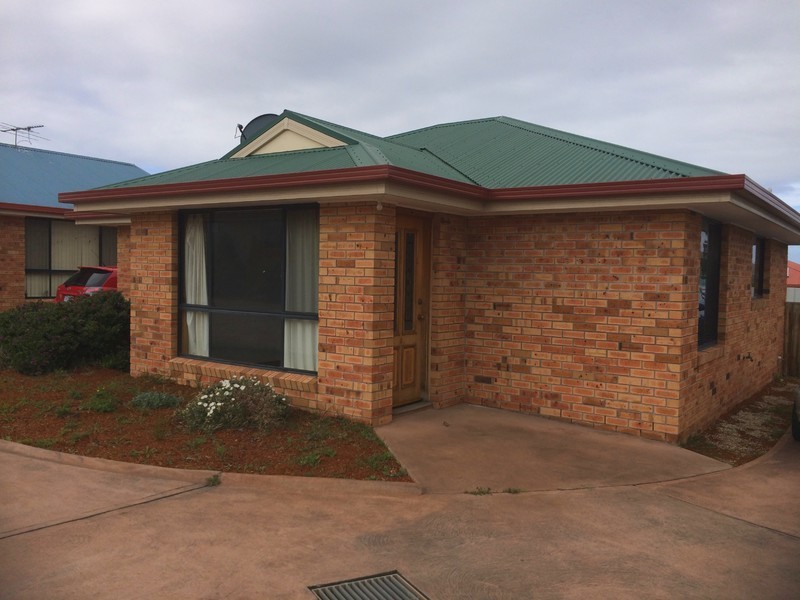 2/11 Horsham Road, Oakdowns TAS 7019