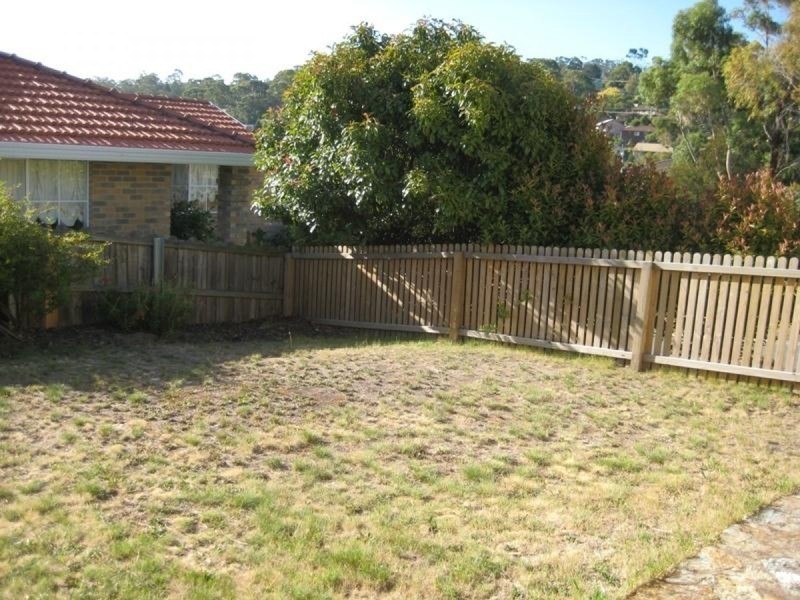 104 Malunna Road, Lindisfarne TAS 7015