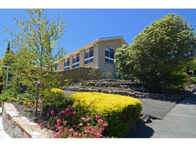 42 Lipscombe Avenue, Sandy Bay TAS 7005