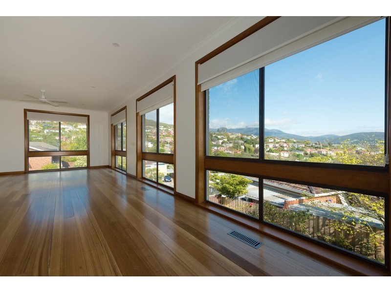 42 Lipscombe Avenue, Sandy Bay TAS 7005