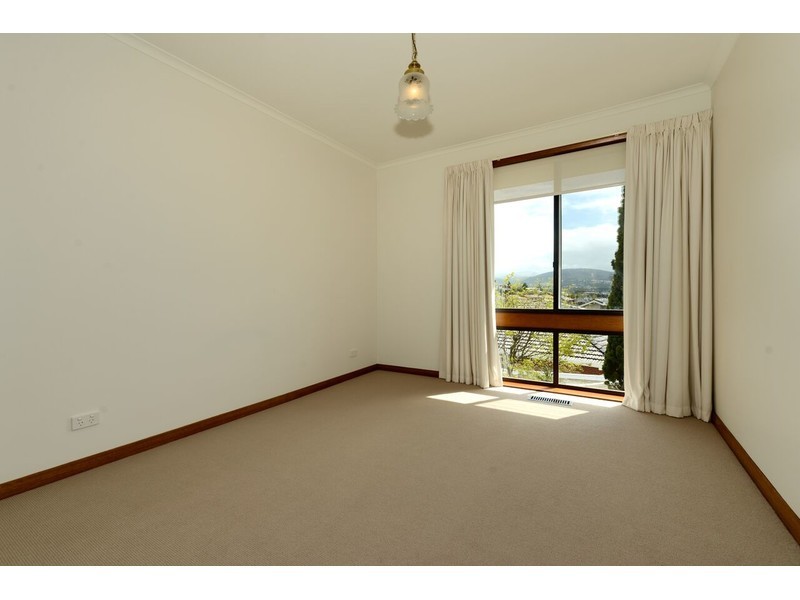 42 Lipscombe Avenue, Sandy Bay TAS 7005