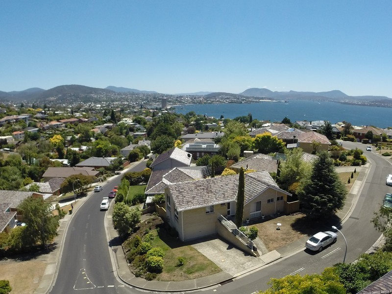 42 Lipscombe Avenue, Sandy Bay TAS 7005