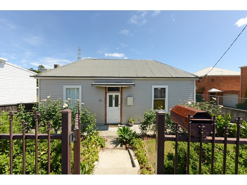 10 Risdon Road, New Town TAS 7008