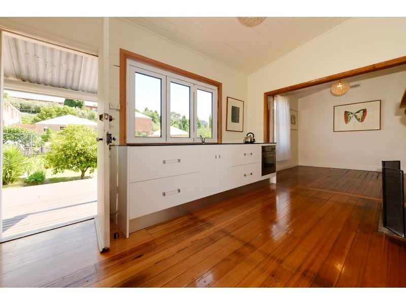 10 Risdon Road, New Town TAS 7008