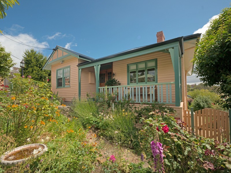145 Augusta Road, Lenah Valley TAS 7008
