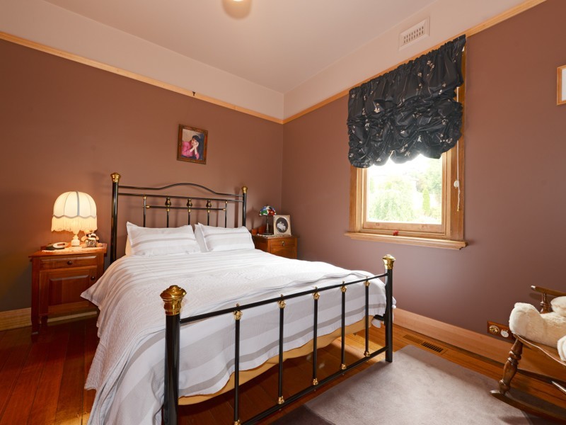 145 Augusta Road, Lenah Valley TAS 7008