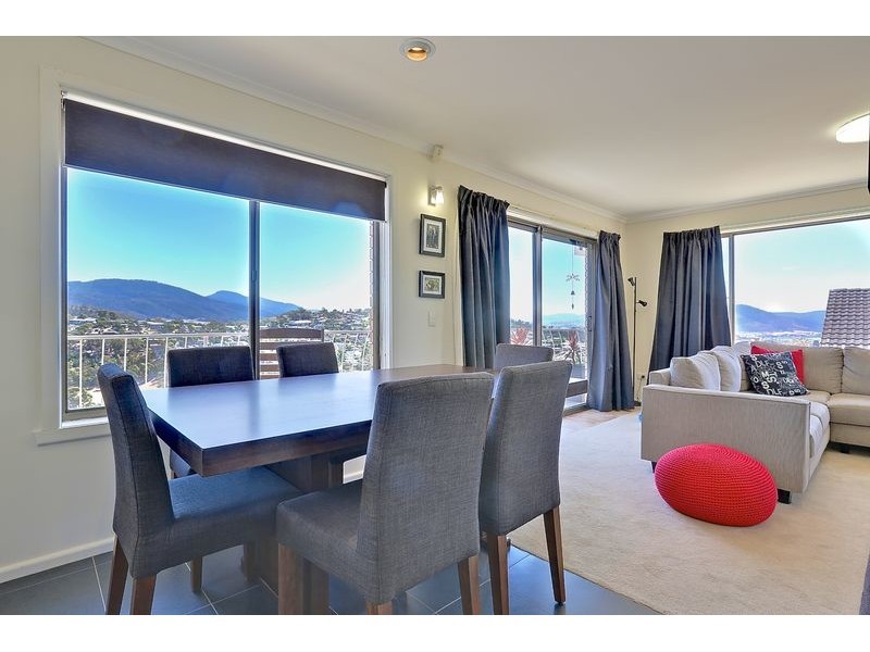 29 Susan Parade, Lenah Valley TAS 7008