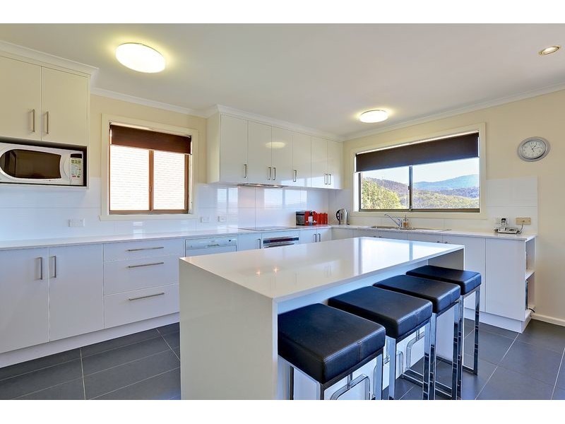 29 Susan Parade, Lenah Valley TAS 7008