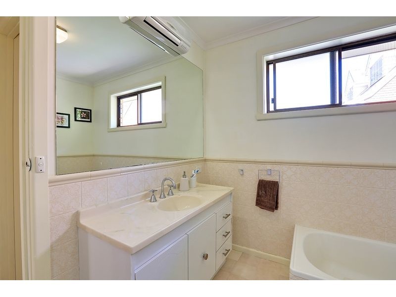 29 Susan Parade, Lenah Valley TAS 7008