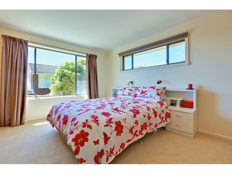 29 Susan Parade, Lenah Valley TAS 7008