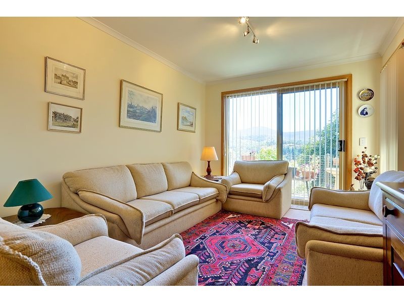 29 Susan Parade, Lenah Valley TAS 7008