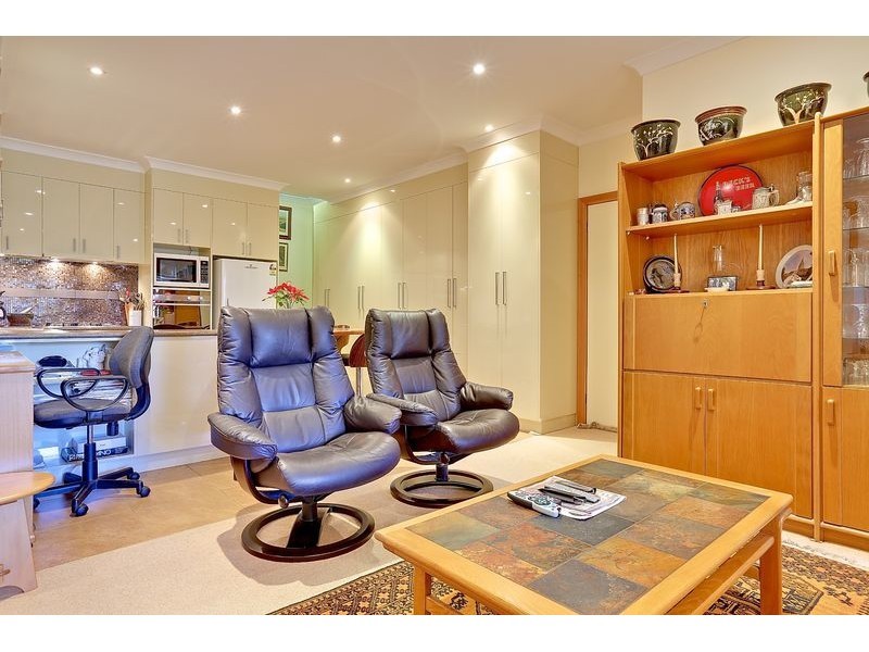 29 Susan Parade, Lenah Valley TAS 7008