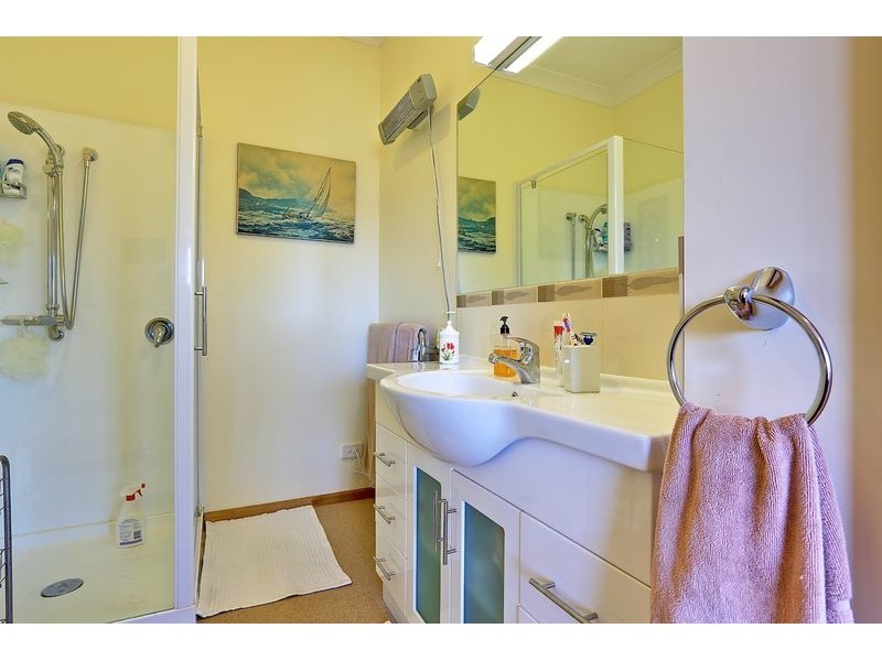 29 Susan Parade, Lenah Valley TAS 7008
