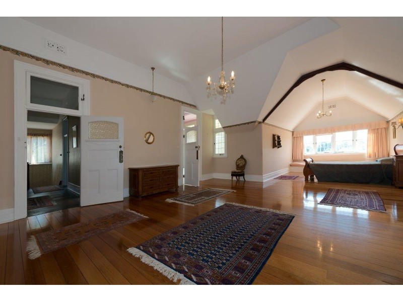 1 Cedar Court, Sandy Bay TAS 7005