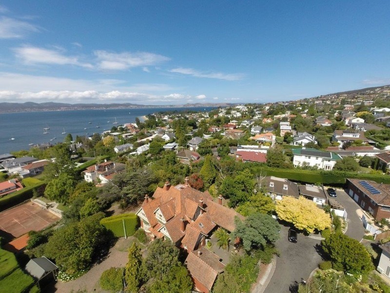 1 Cedar Court, Sandy Bay TAS 7005
