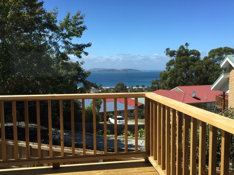 1/42 Timbertop Drive, Blackmans Bay TAS 7052