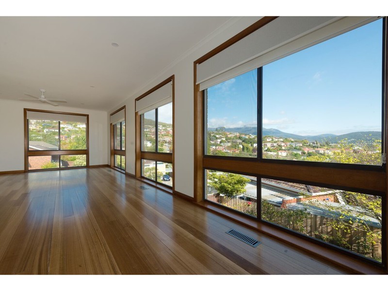 42 Lipscombe Avenue, Sandy Bay TAS 7005