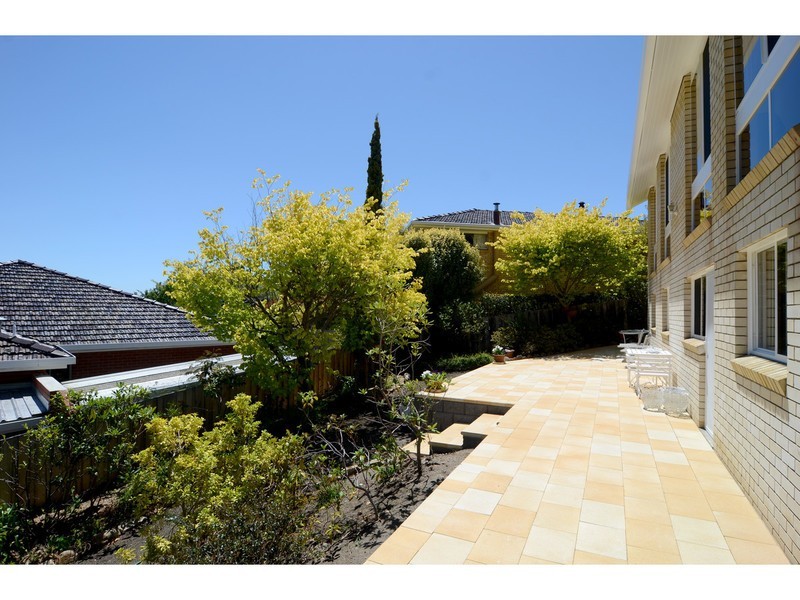 42 Lipscombe Avenue, Sandy Bay TAS 7005