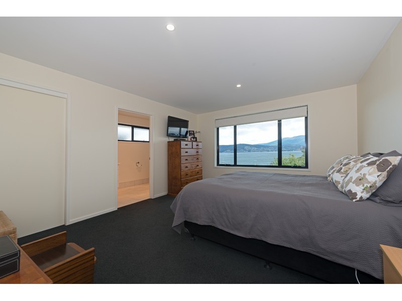 287 Carella Street, Tranmere TAS 7018