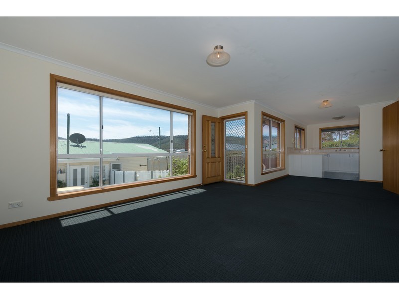 2/265 Cambridge Road, Warrane TAS 7018