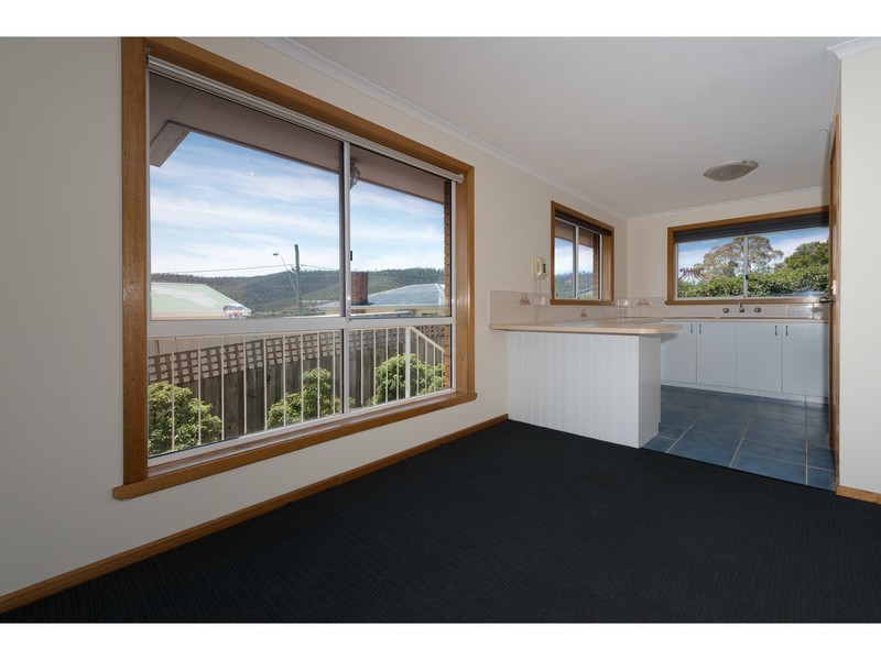 2/265 Cambridge Road, Warrane TAS 7018