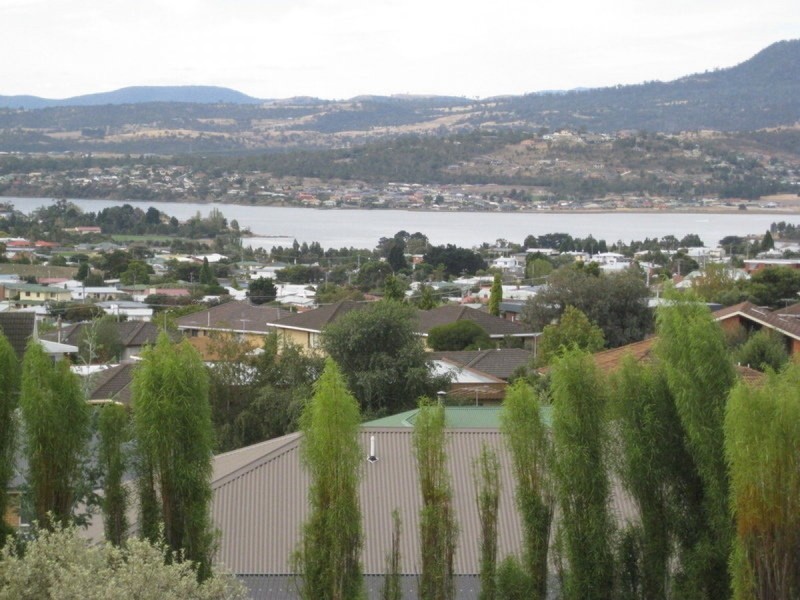 8 Bonwick Court, Claremont TAS 7011