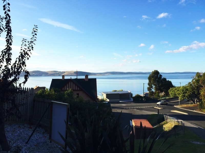 9/1-5 Pauldon Drive, Sandy Bay TAS 7005