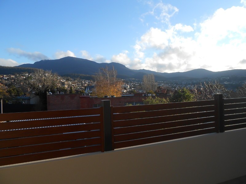 4/18 Boa Vista Road, New Town TAS 7008