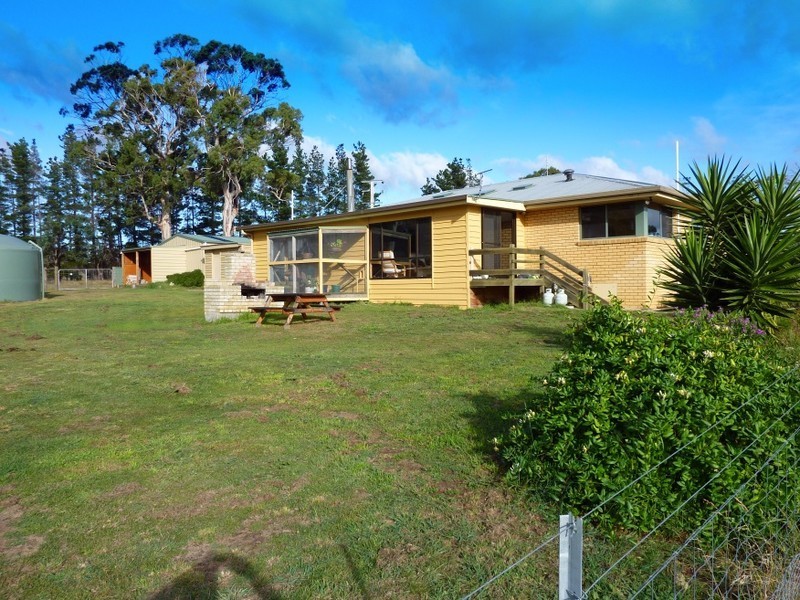 10048 Tasman Highway, Little Swanport TAS 7190
