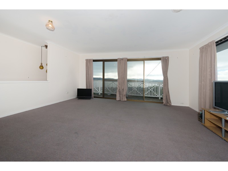 312 Churchill Avenue, Sandy Bay TAS 7005
