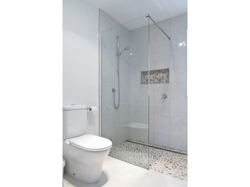 18 Milford Street, Lindisfarne TAS 7015