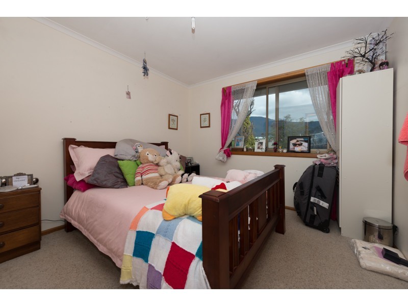 1 Moore Park Drive, Glenorchy TAS 7010