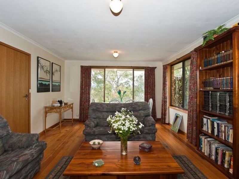 16 Jabez Crescent, Lenah Valley TAS 7008