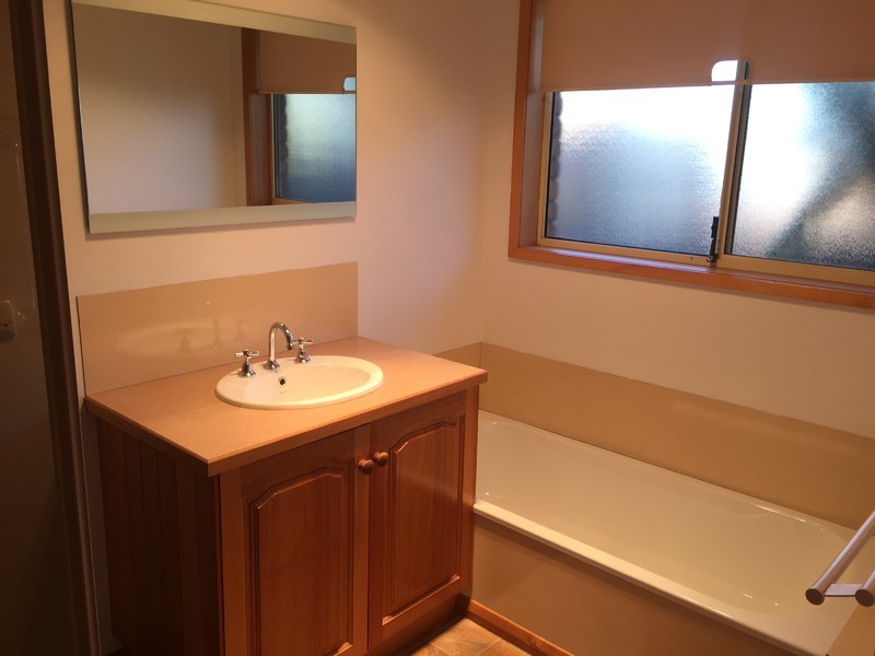 2/5 Gargano Court, Glenorchy TAS 7010