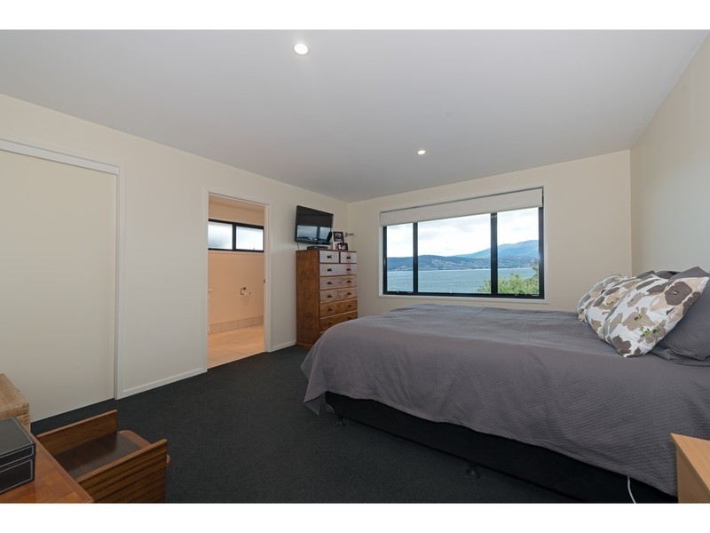 287 Carella Street, Tranmere TAS 7018