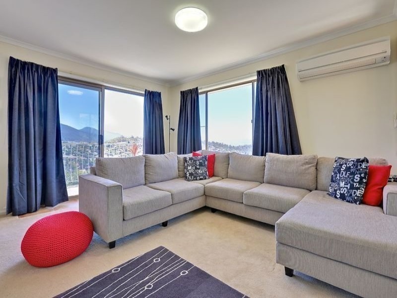 29 Susan Parade, Lenah Valley TAS 7008