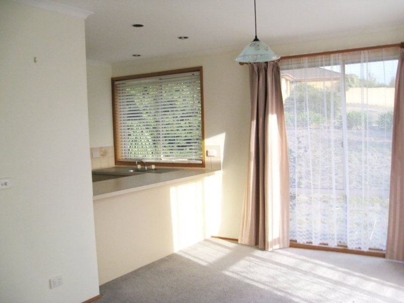 15 Hawthorn Drive, Kingston TAS 7050